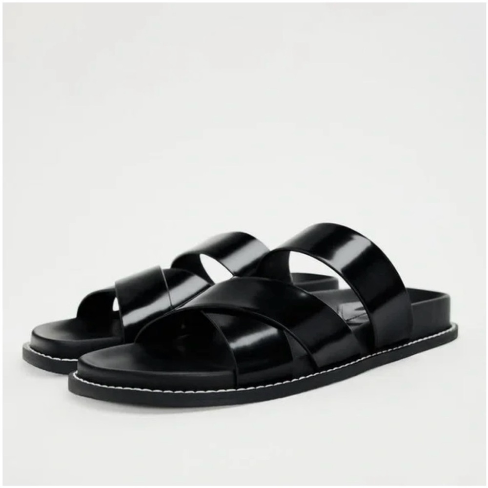 ZARA FLAT STRAPPY SANDALS BLACK. SIZE 8(39)